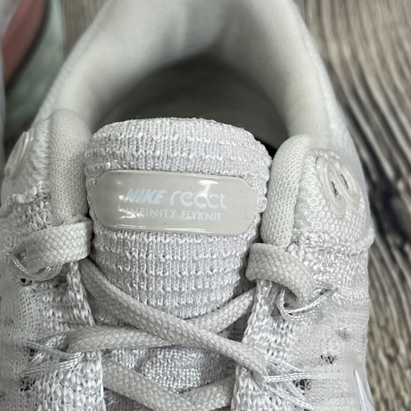 Nike React Infinity Run Flyknit 2 Platinum Tint/Barely Green Wmns 9 CT2423-007 - Picture 8 of 8